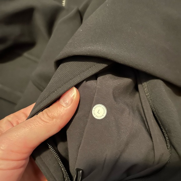 lululemon athletica Men's Black Zip-Up Sweater - Picture 2 of 6